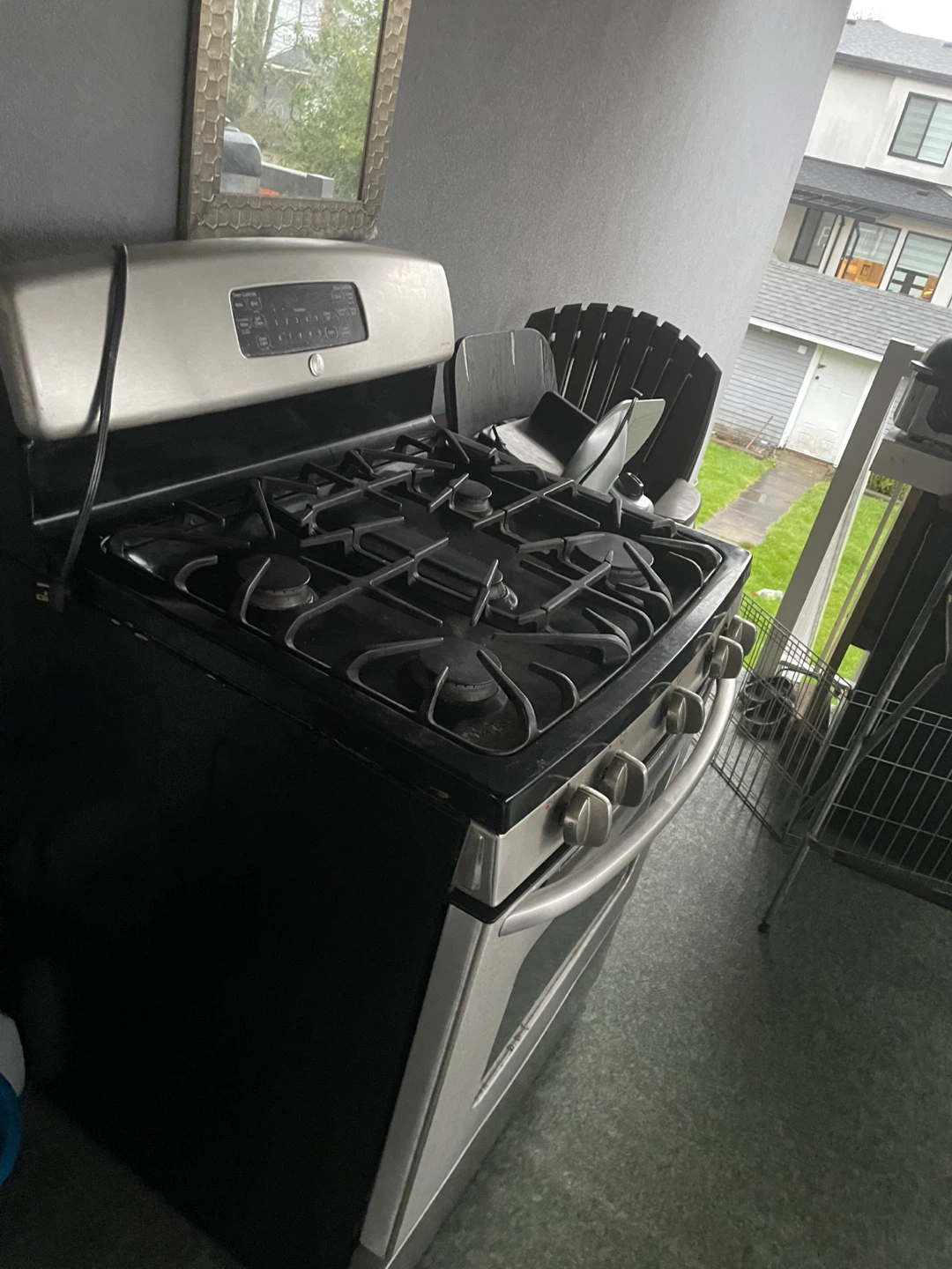 GAS STOVE NEED GONE ASAP