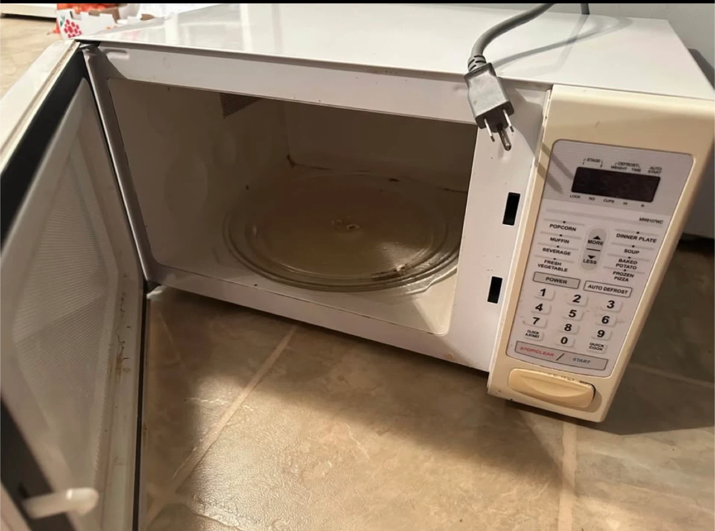 White Kenmore Microwave Oven - photo 2