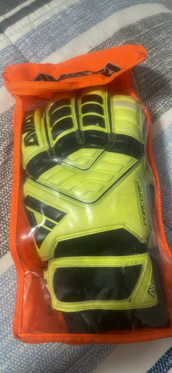 AVIA PureGrip Goalie Gloves