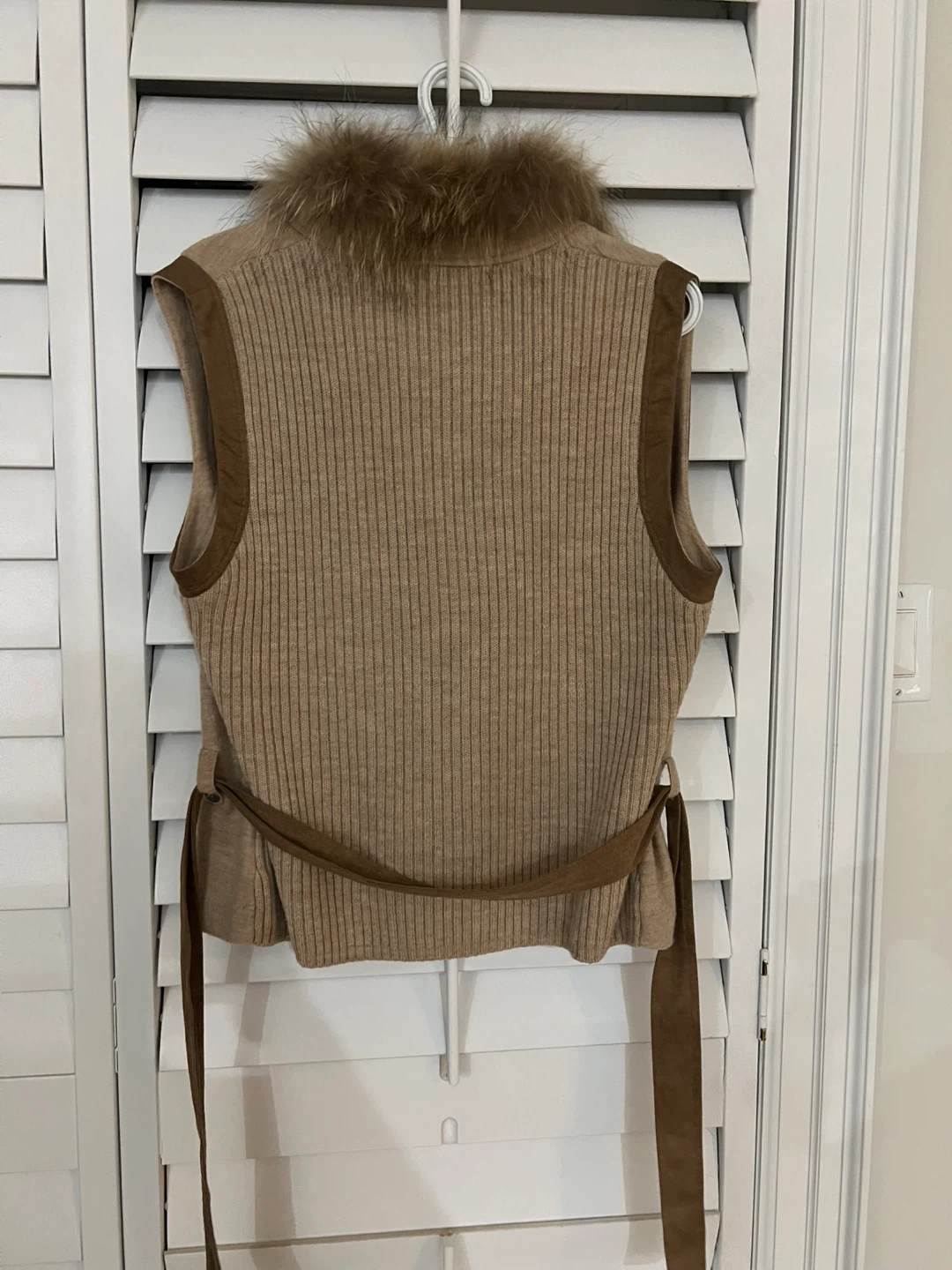 Olsen Women's Tan Fur Collar Knit Vest - photo 3