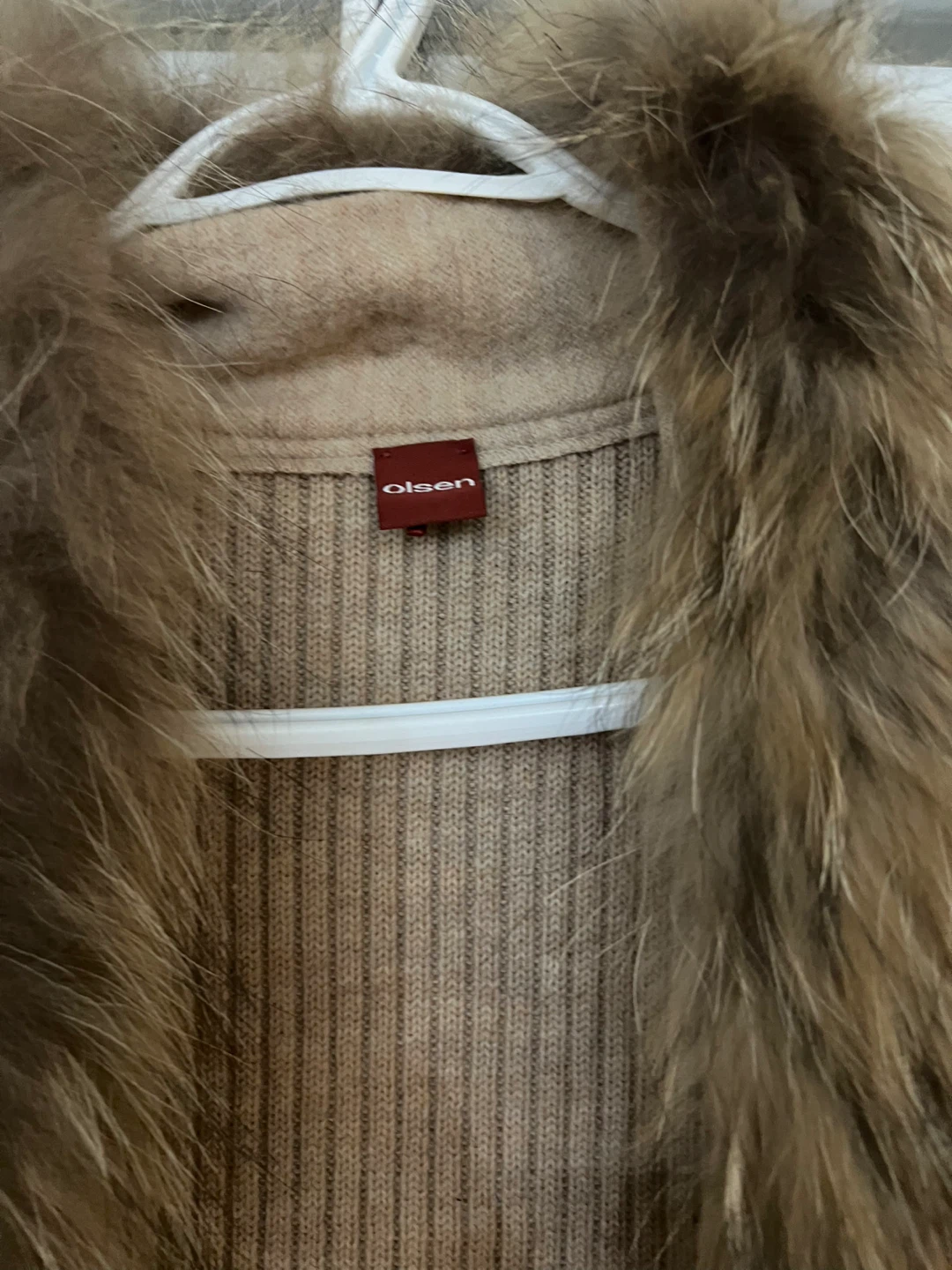 Olsen Women's Tan Fur Collar Knit Vest - photo 2