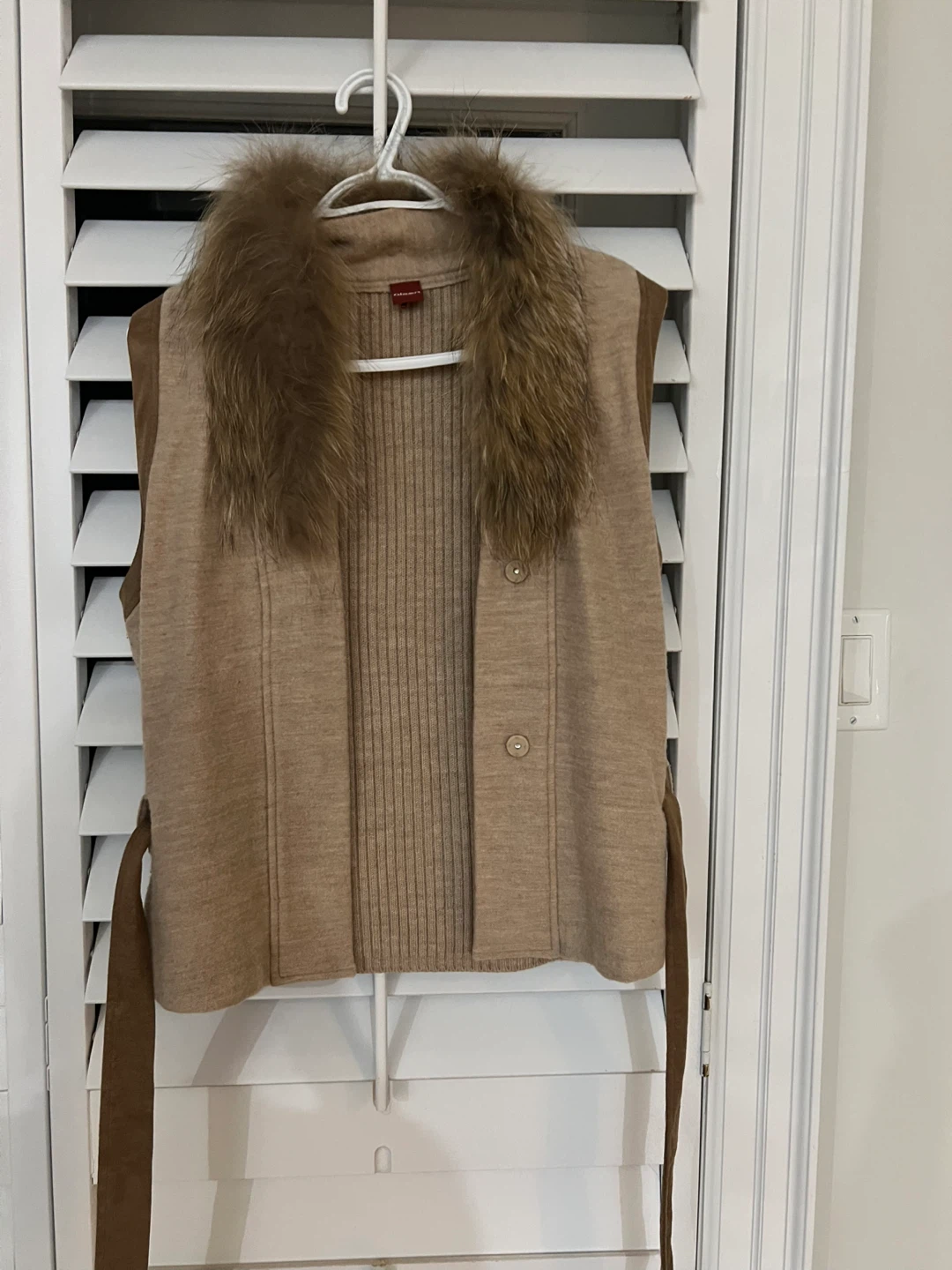 Olsen Women's Tan Fur Collar Knit Vest
