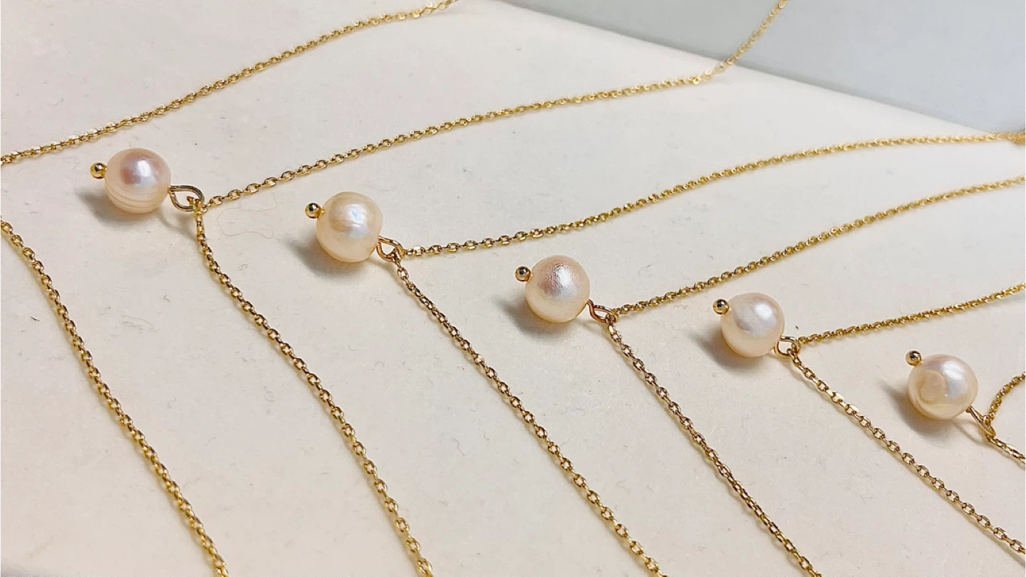 Gold Chain Necklace with Pearl Pendant - photo 3