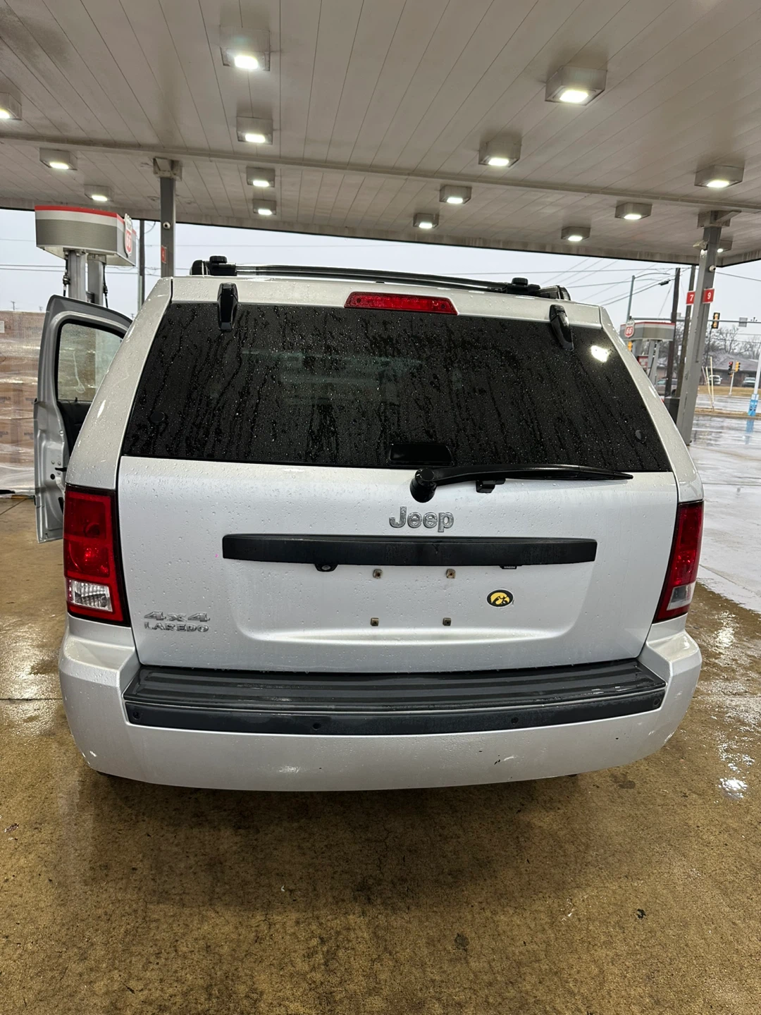 2009 Silver Jeep Grand Cherokee SUV 106k - photo 4