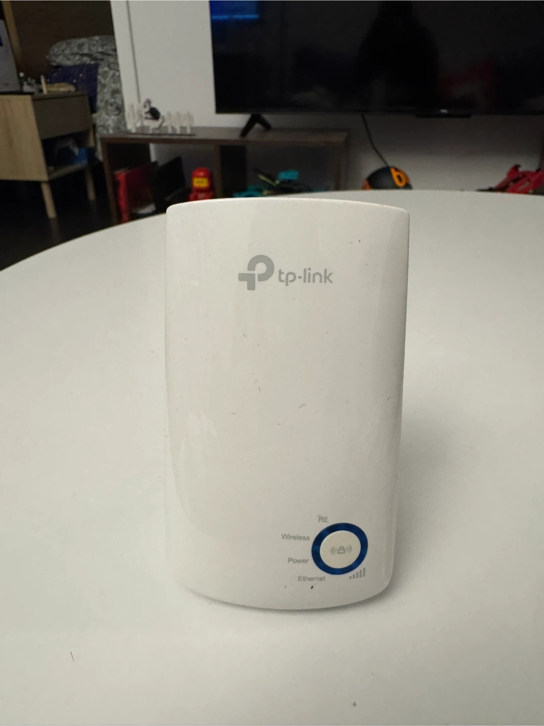 TP-Link 300Mbps Wi-Fi Range Extender (UK plug)