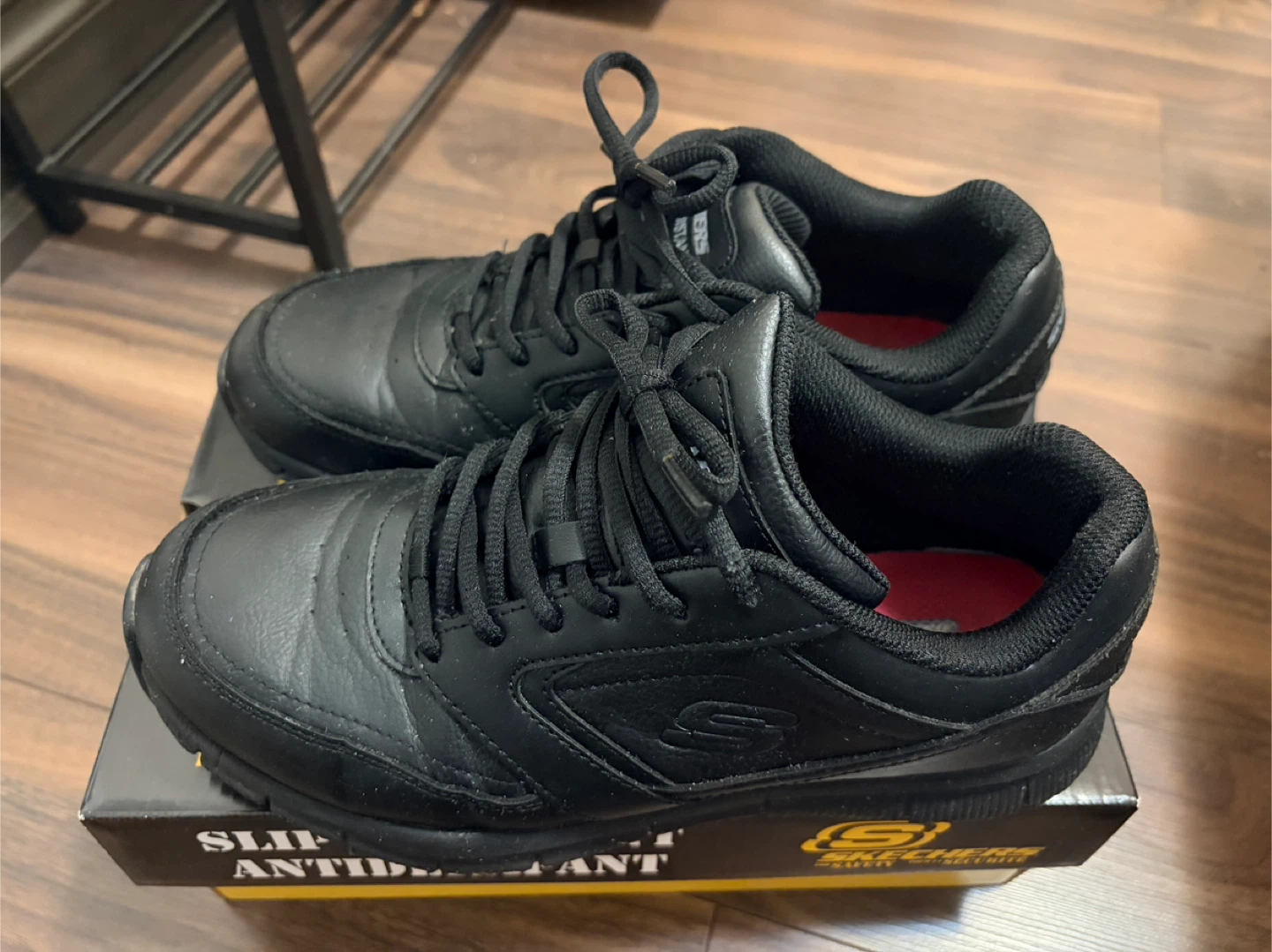 Skechers Woman Black Slip-Resistant Work Shoes Size 8