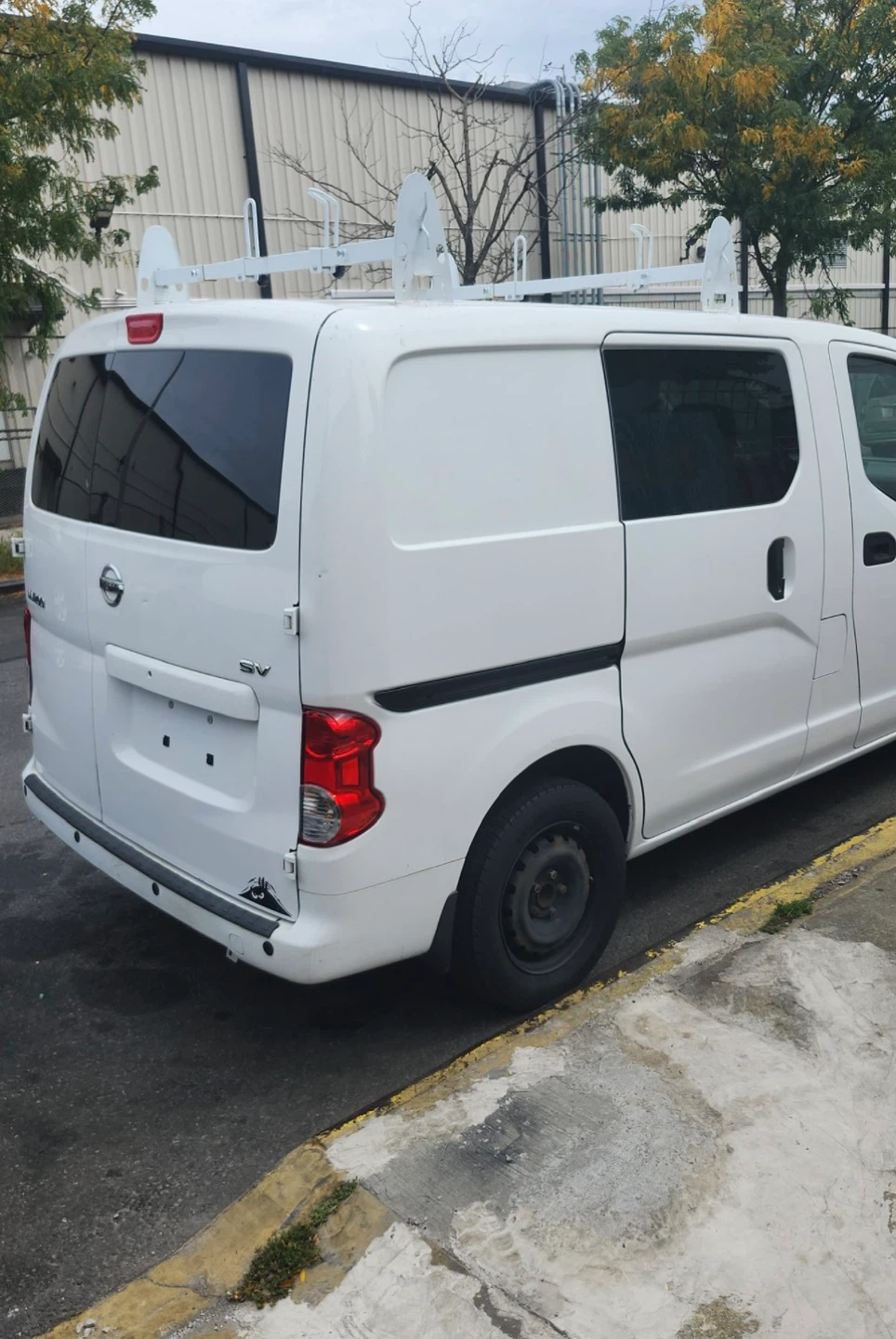 Nissan NV200 SV Cargo Van - photo 2