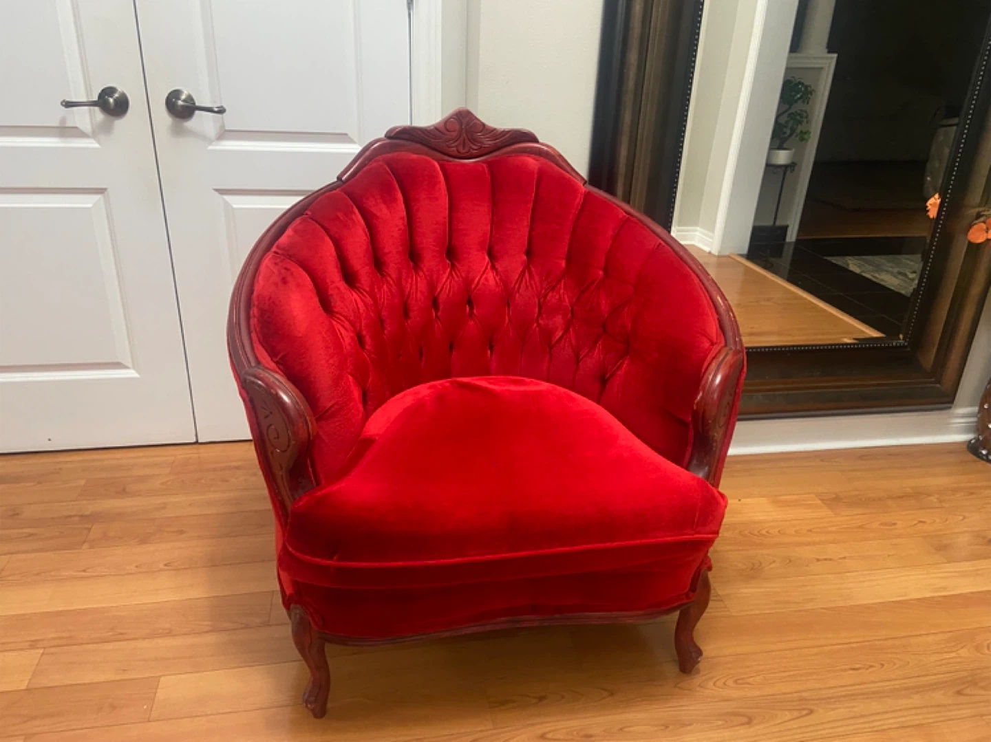 Red Velvet Accent Chair - photo 3