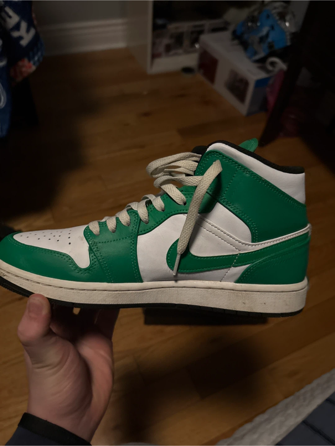 Air Jordan 1 Mid SE "Light Evergreen" "College Green" Sneakers - photo 2