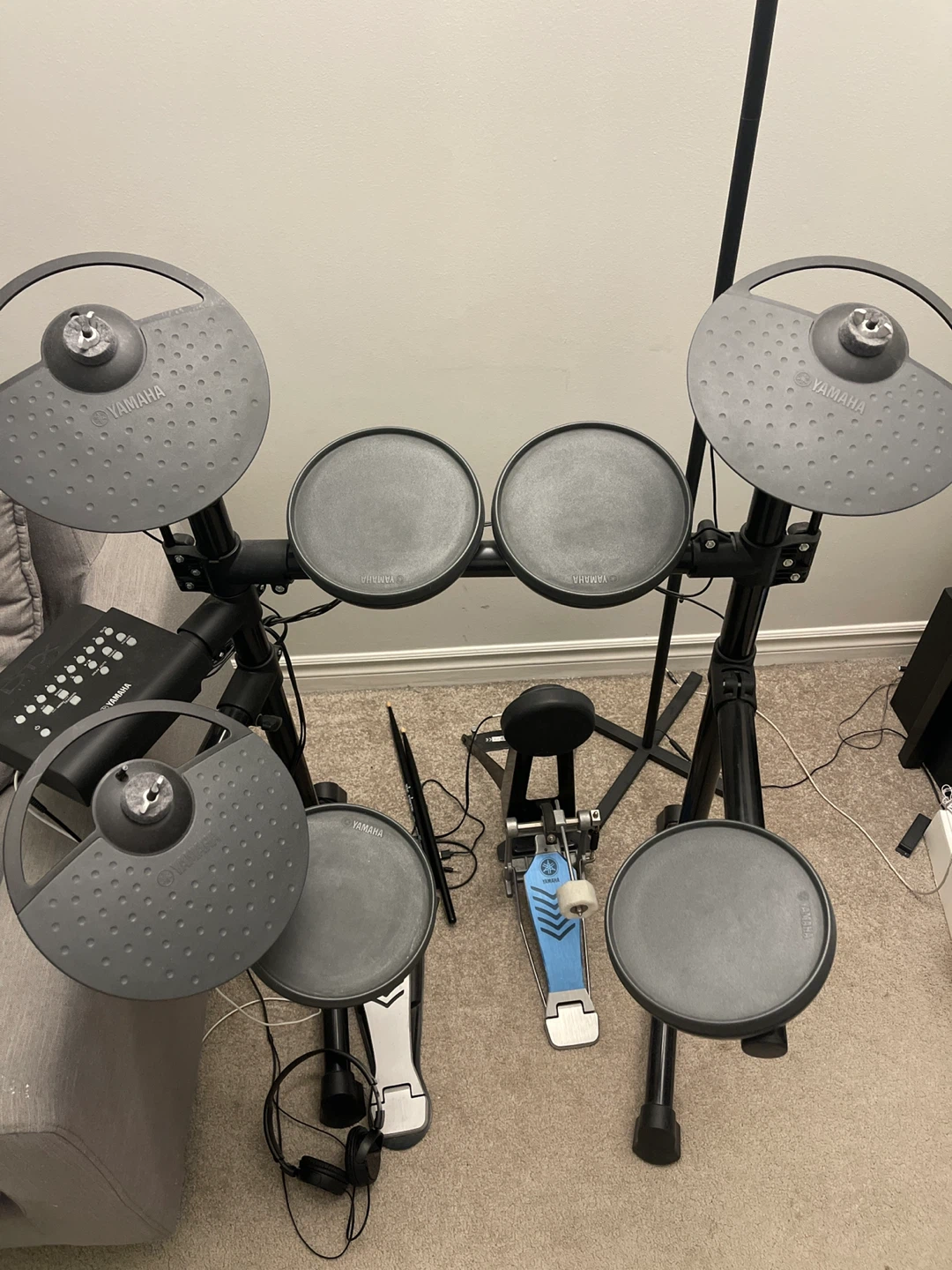 Yamaha DTX Electric Drum Kit - photo 4