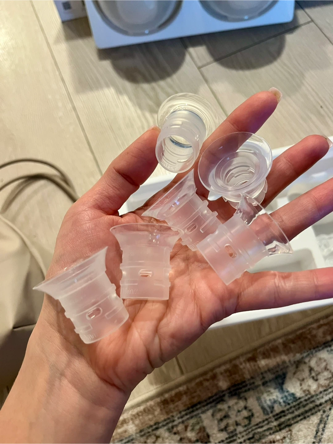 Eufy Wearable Breast Pump (Double) – Great Condition + New Parts - photo 4