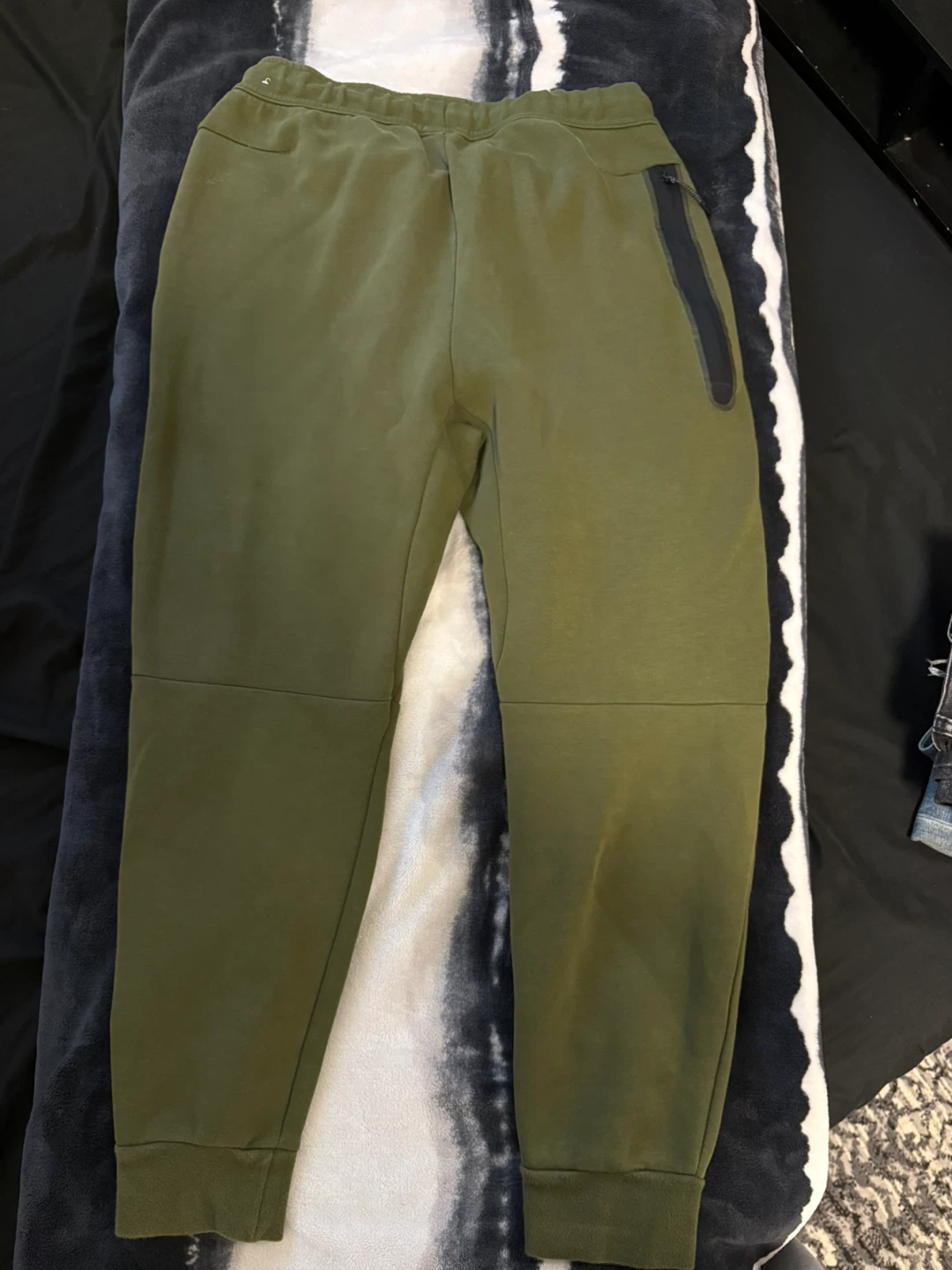 Nike Tech Fleece Joggers Size M Olive Green - photo 3
