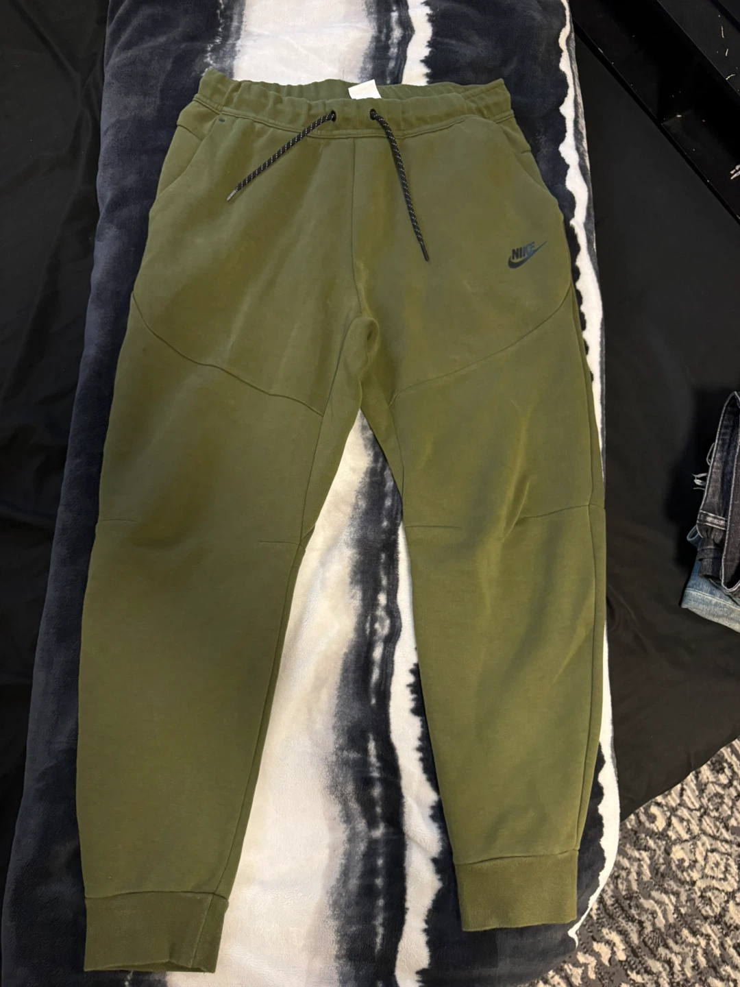Nike Tech Fleece Joggers Size M Olive Green