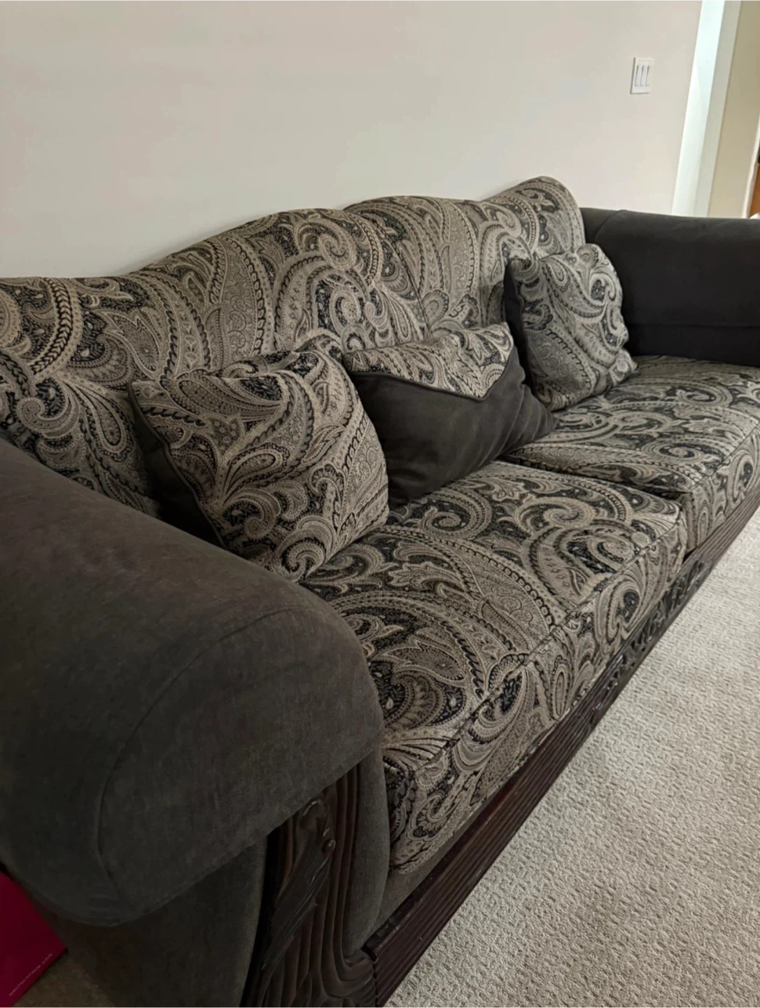 Couch - photo 2