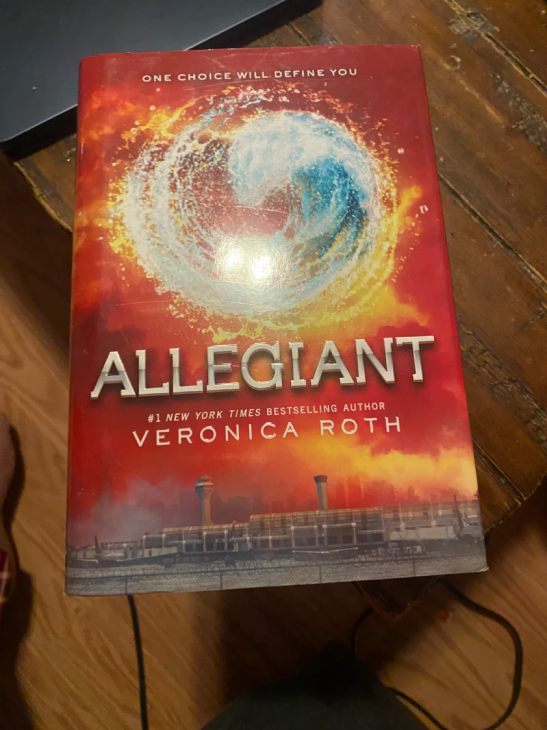 Divergent Series Books by Veronica Roth - photo 4