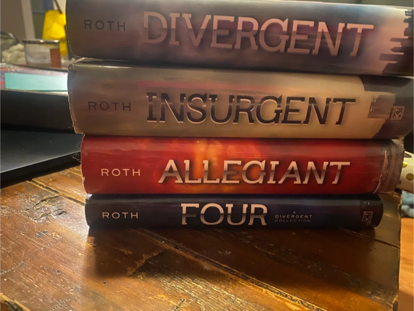 Divergent Series Books by Veronica Roth
