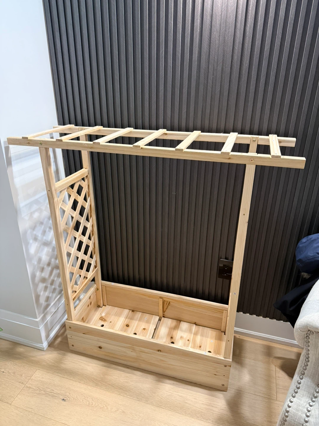 Wooden Garden Planter Box with Trellis