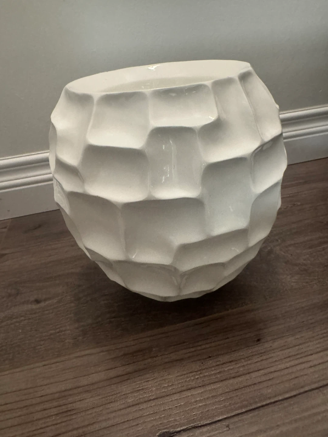 White Geometric Planter Pot - photo 2