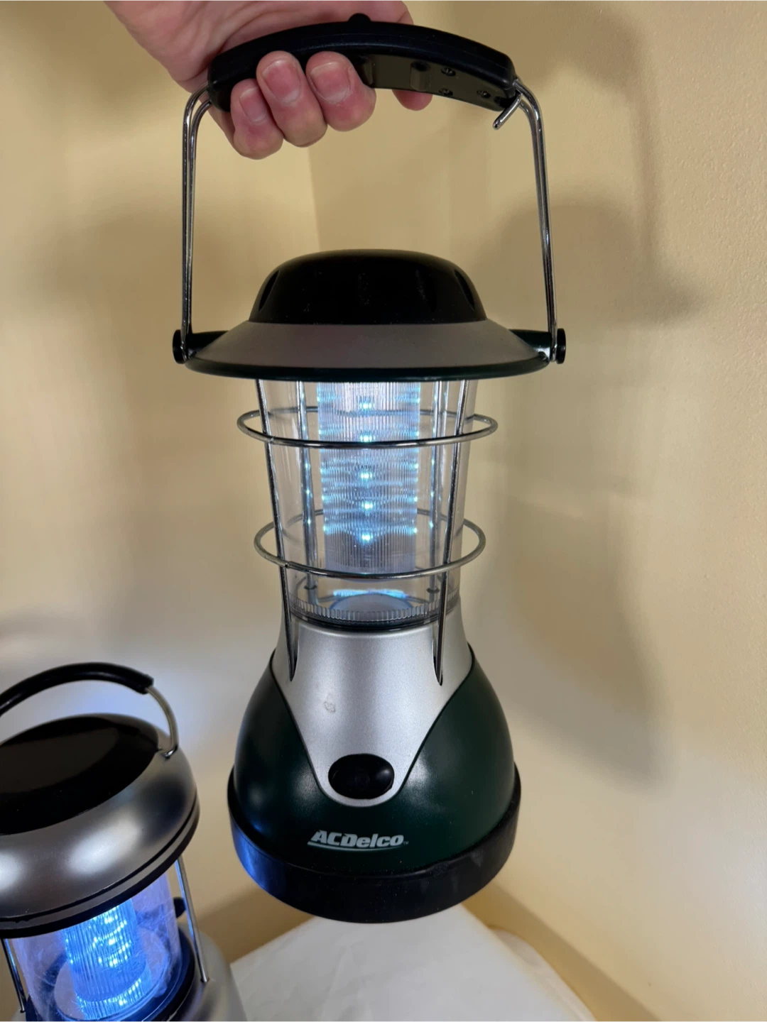 Two LED Camping Lanterns - ACDelco - photo 2