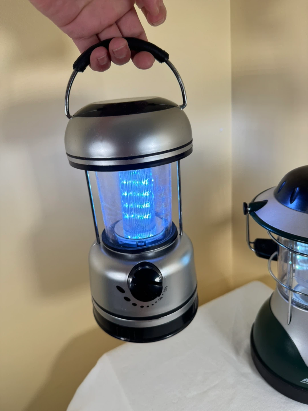 Two LED Camping Lanterns - ACDelco - photo 3