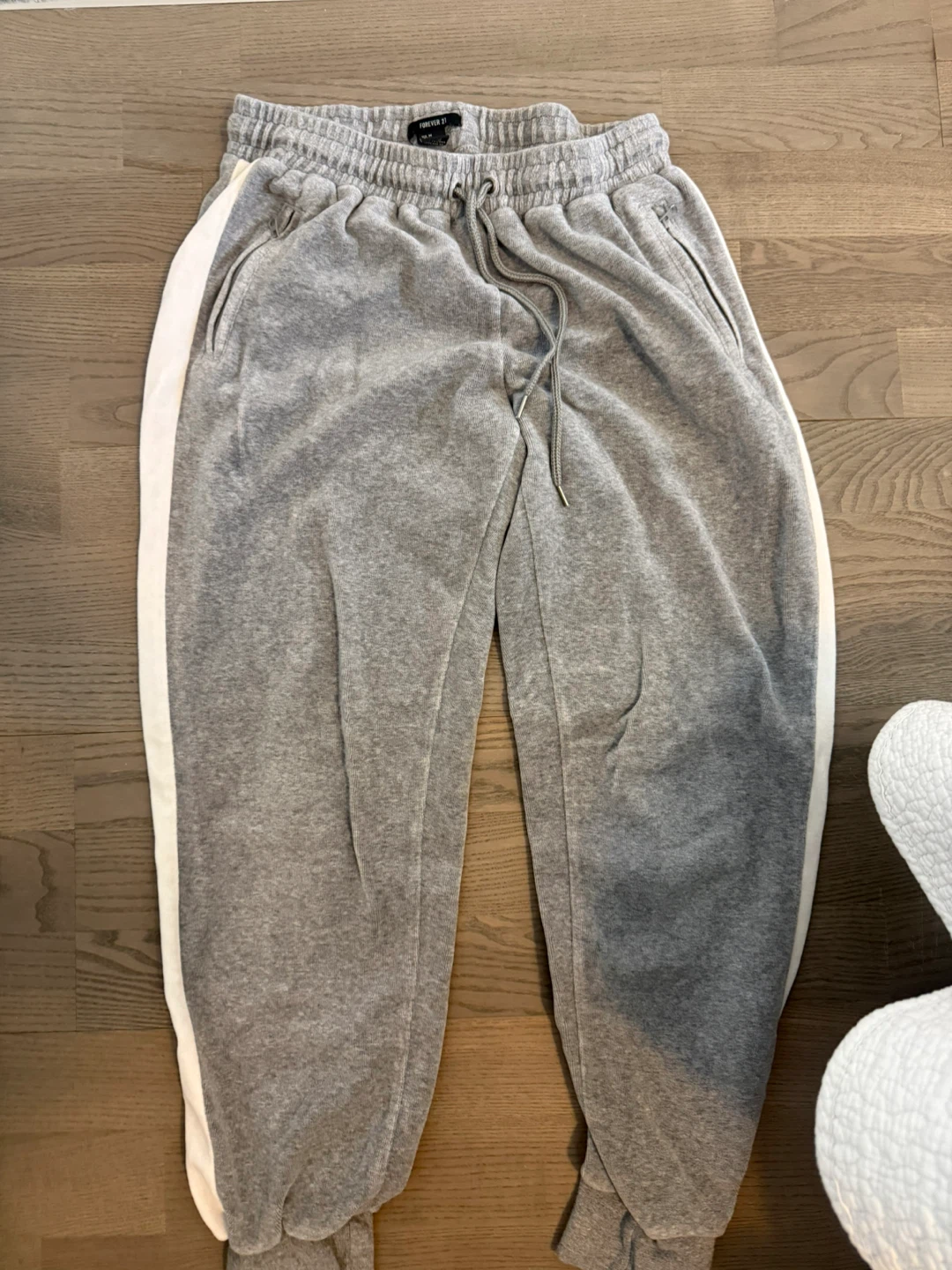 Forever 21 Grey velour Joggers Size M