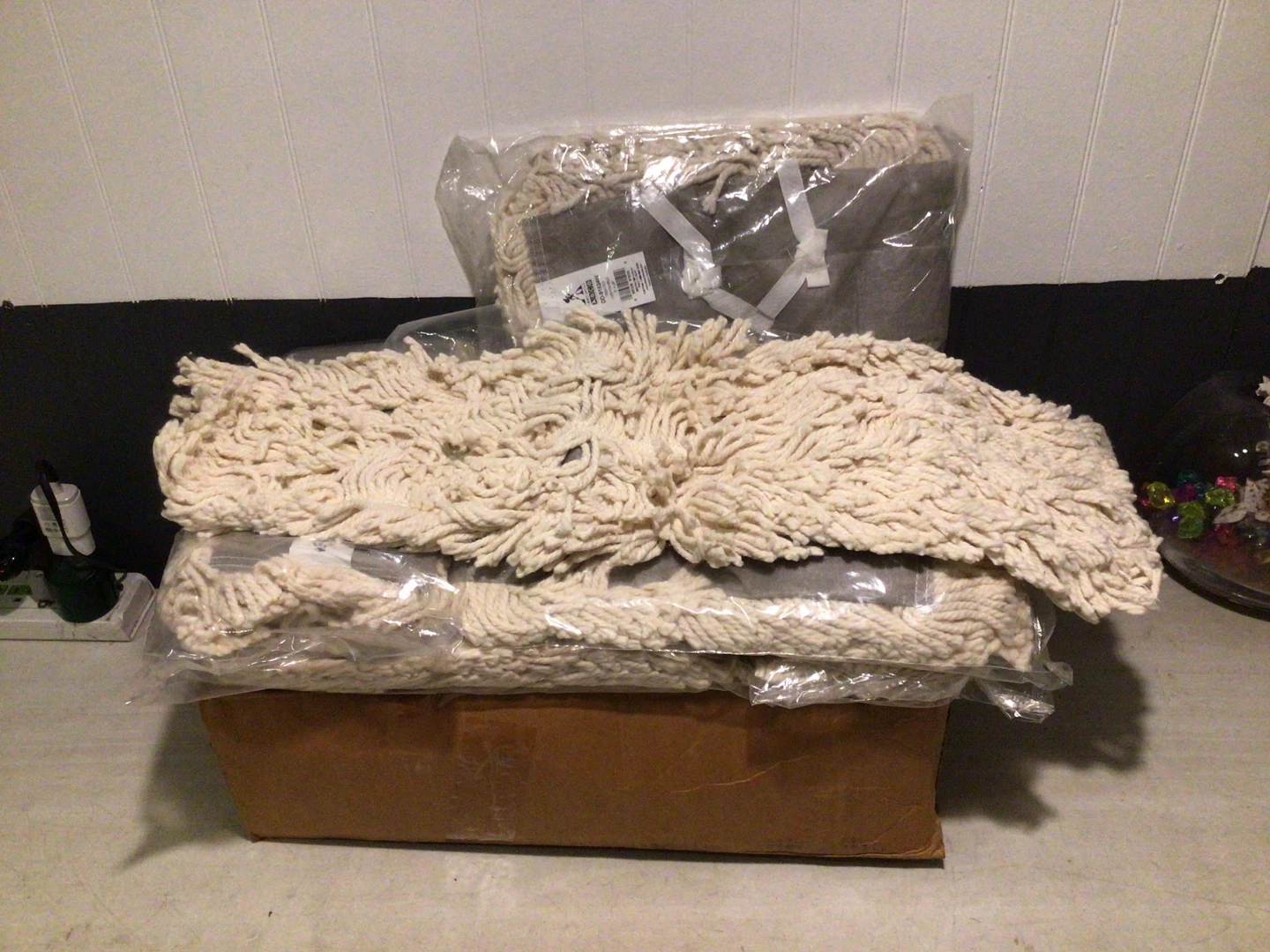 White Dust Mop - photo 3