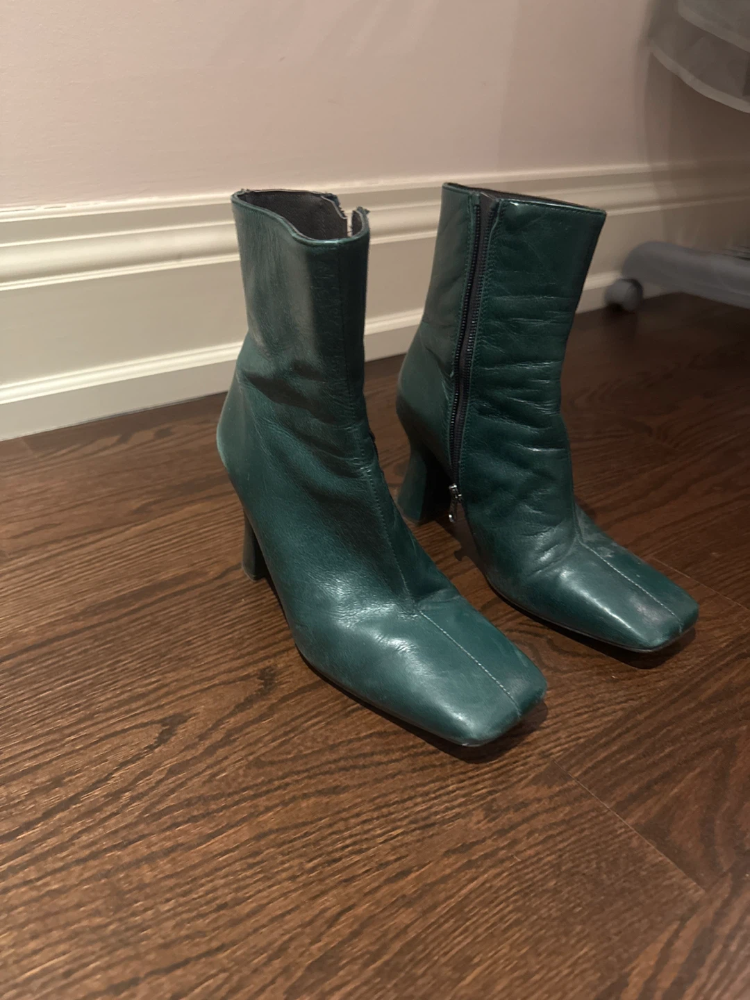 Women's Green Square Toe Ankle Boots Lintervalle