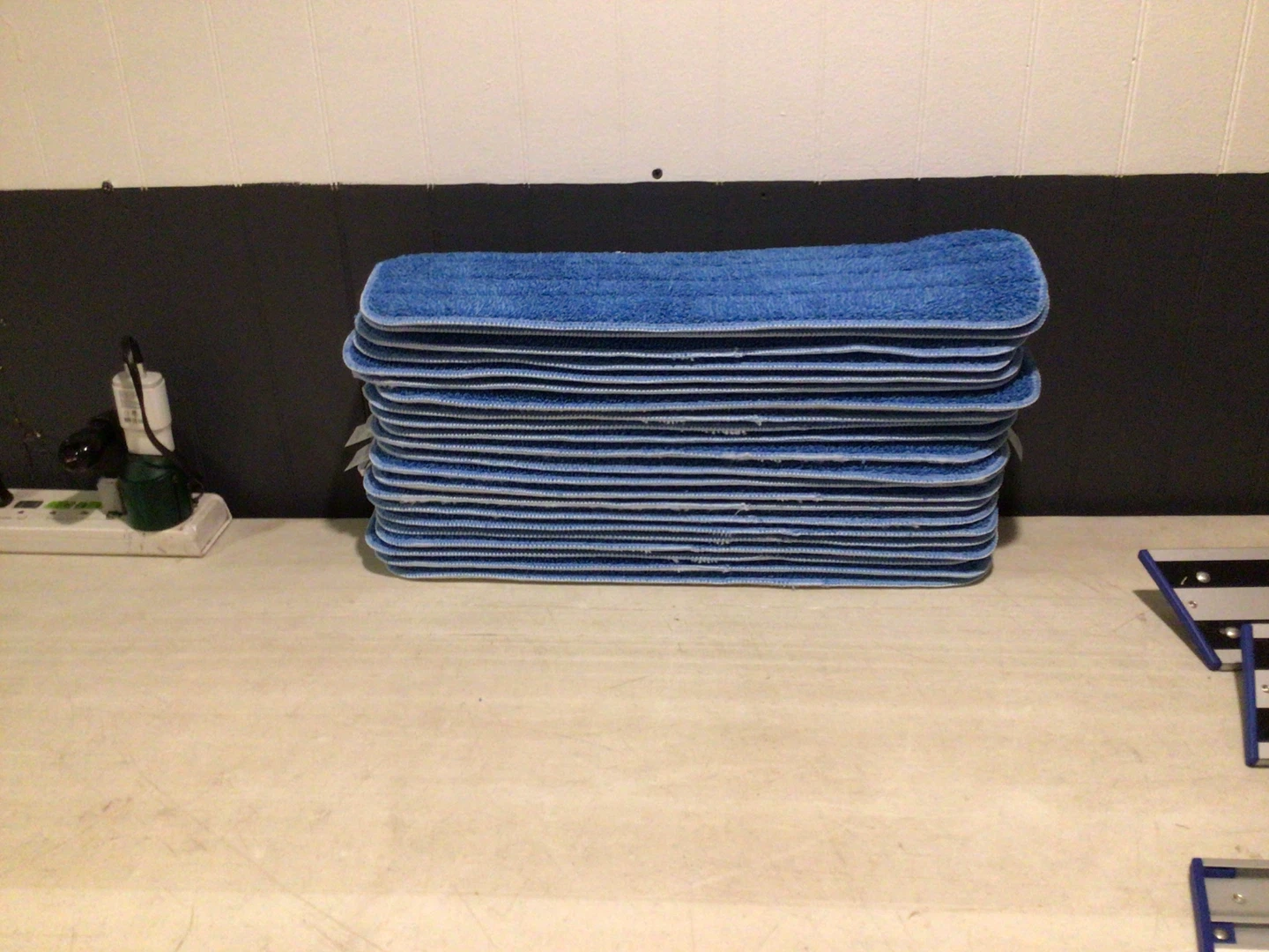 Rubbermaid ..Microfiber Replacement Head + 2 handles