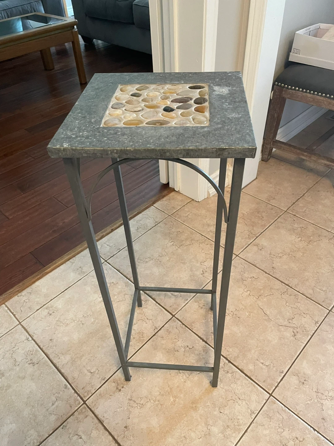 Plant stand - photo 2
