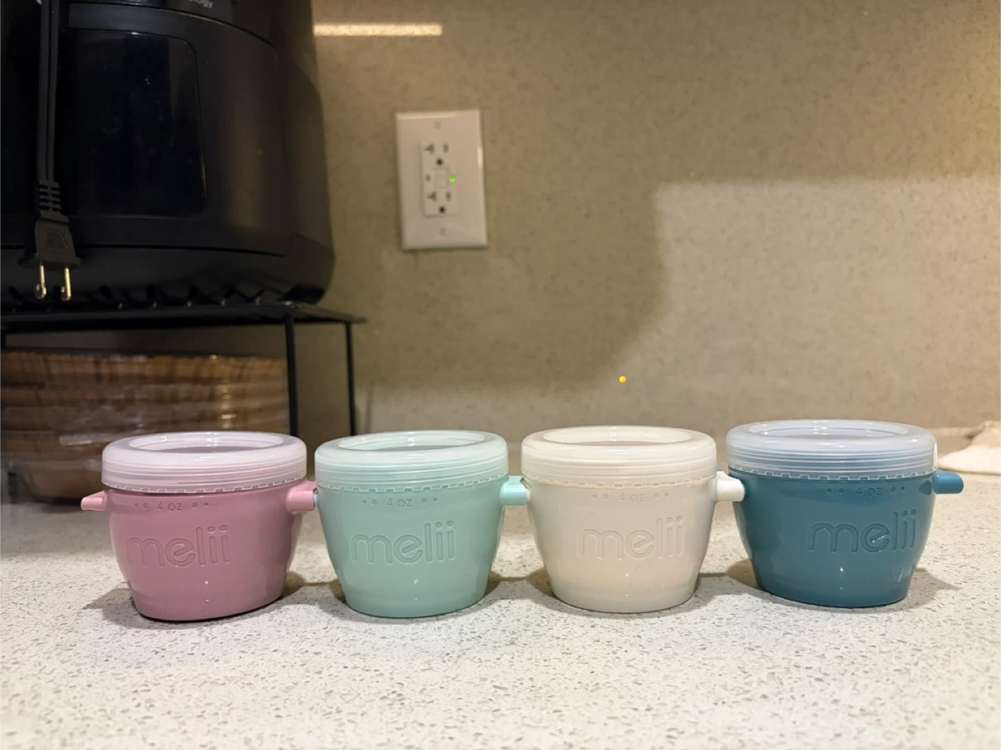 Melii 4 OZ Food Storage Cups Set (4 total) and 2 suction plate