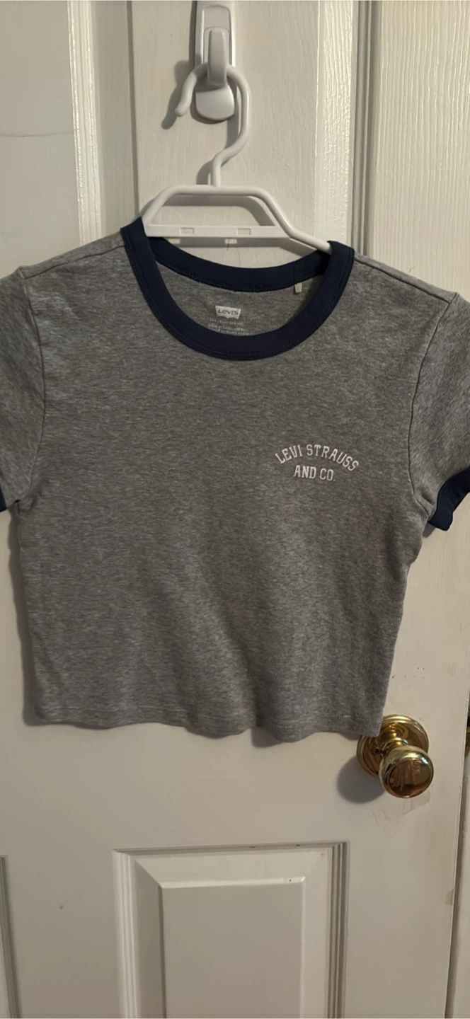 Women size small cropped Levi Strauss & Co. Grey Ringer T-Shirt