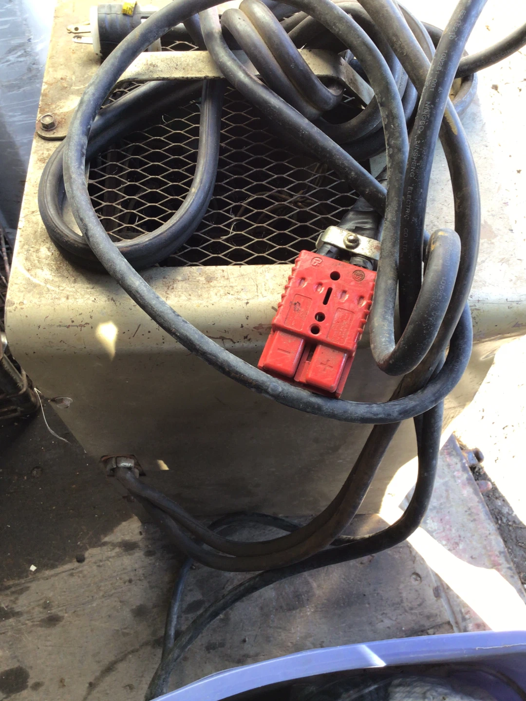 Hobart battery charger - photo 4