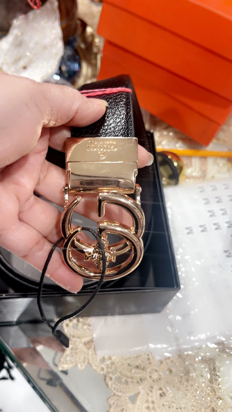 Gucci Black Leather Belt with GG Buckle
