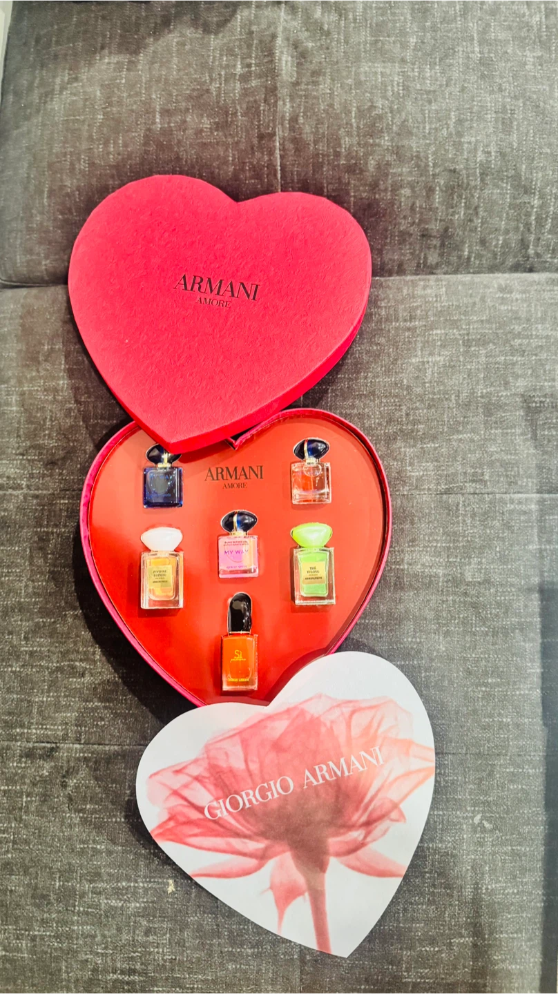 Giorgio Armani Amore Mini Perfume Set