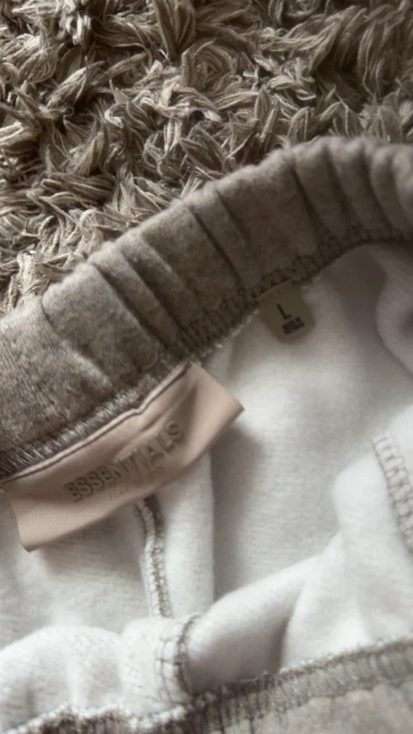 Grey Essentials Sweatshorts - photo 3