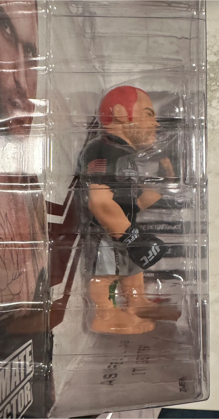 UFC Ultimate Collector Chris Leben Limited Edition Figure - photo 3