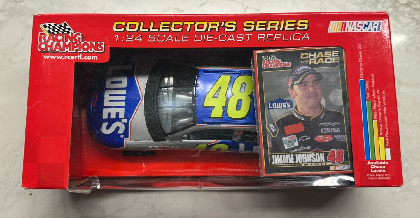 Collector's Series 1:24 Die-Cast  Jimmie Johnson #48 Lowe's - photo 2