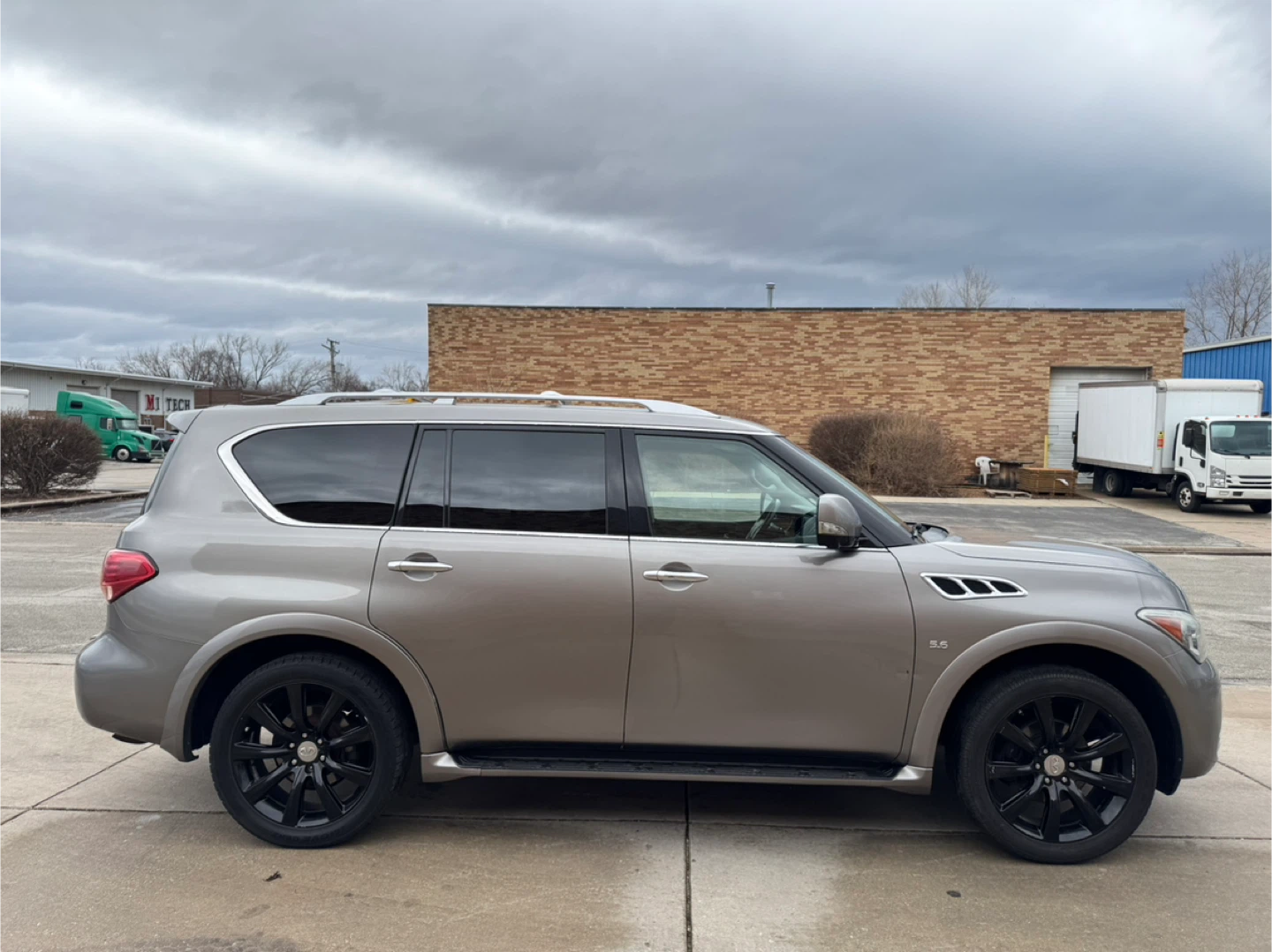 2014 Infiniti QX80 - photo 2