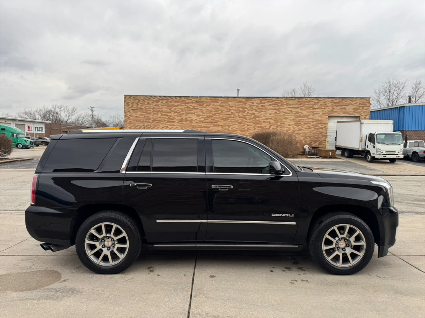 2016 GMC Yukon Denali - photo 2