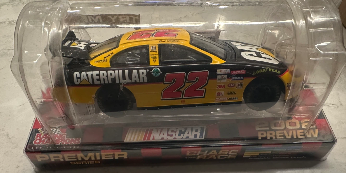 NASCAR Ward Burton #22 CAT Premier 2002 - photo 3