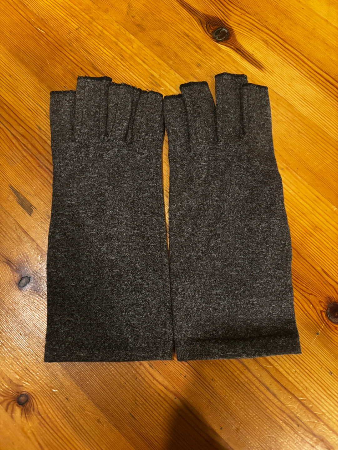 VIVE Fingerless Compression Gloves - Dark Grey