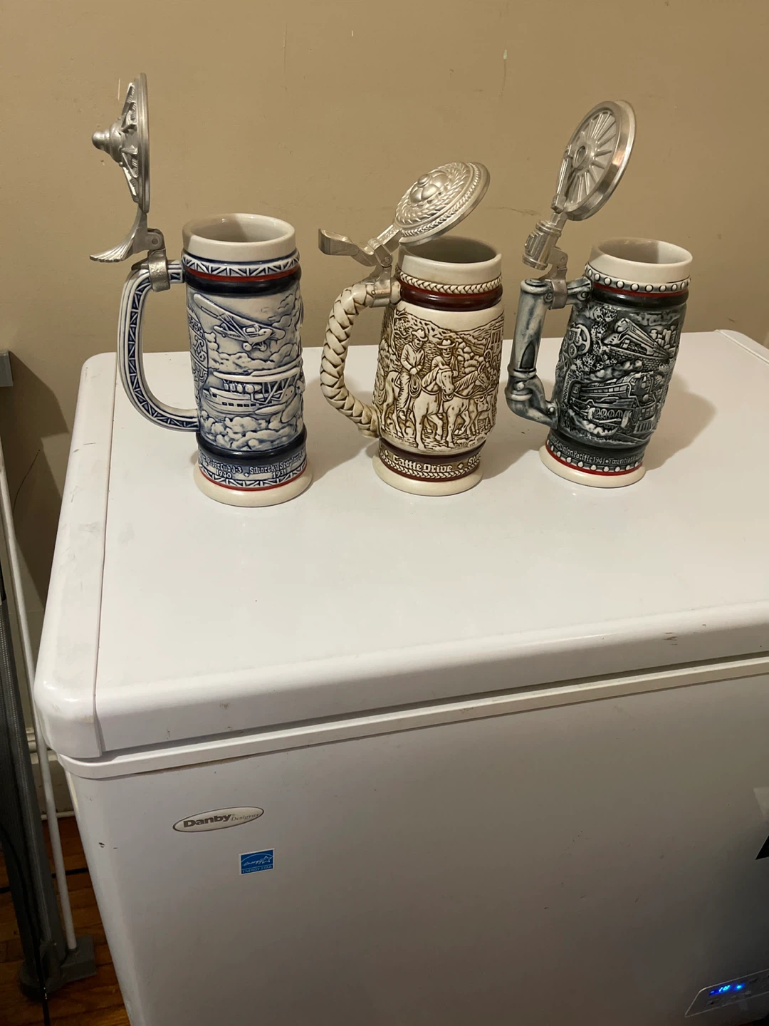 Collection of 3 Decorative Beer Steins with Lids - photo 2