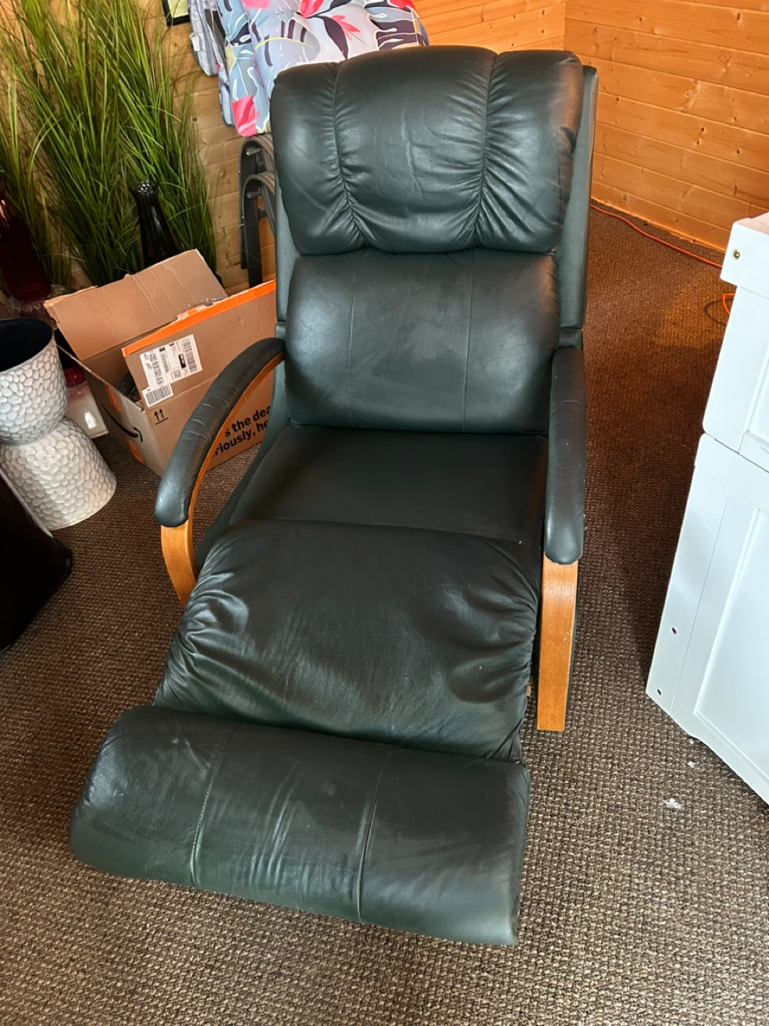 Comfy Leather Recliner – Smooth Recline – No Rips or Tears - photo 3