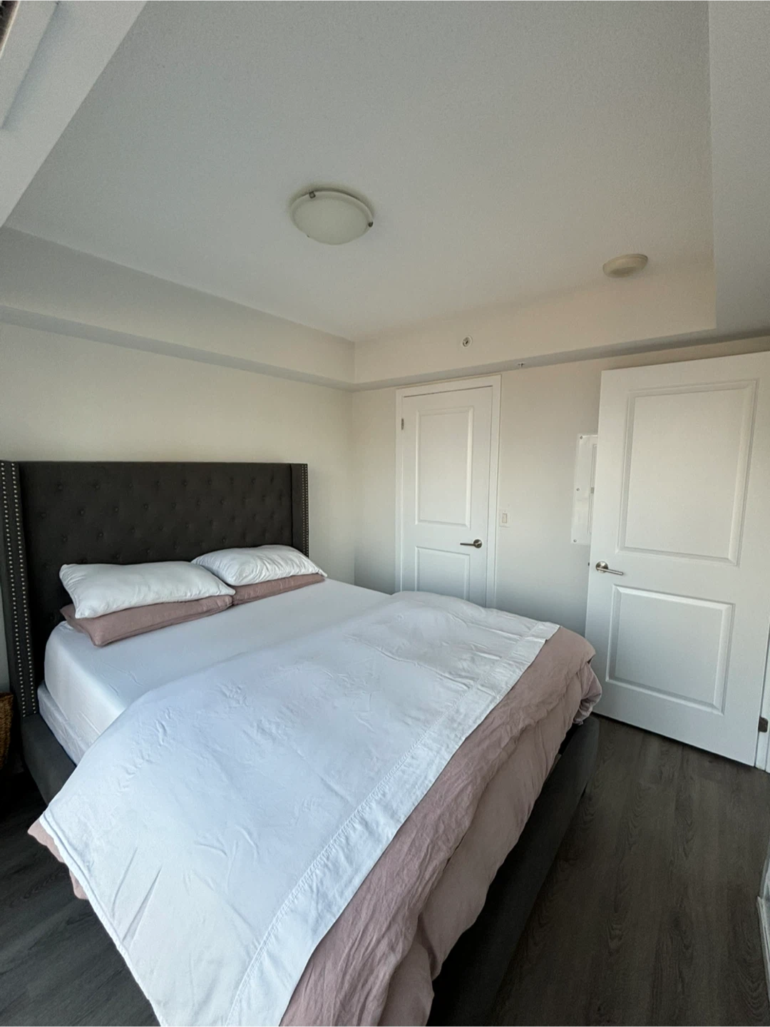 Grey Tufted Headboard Queen Bed Frame - photo 2