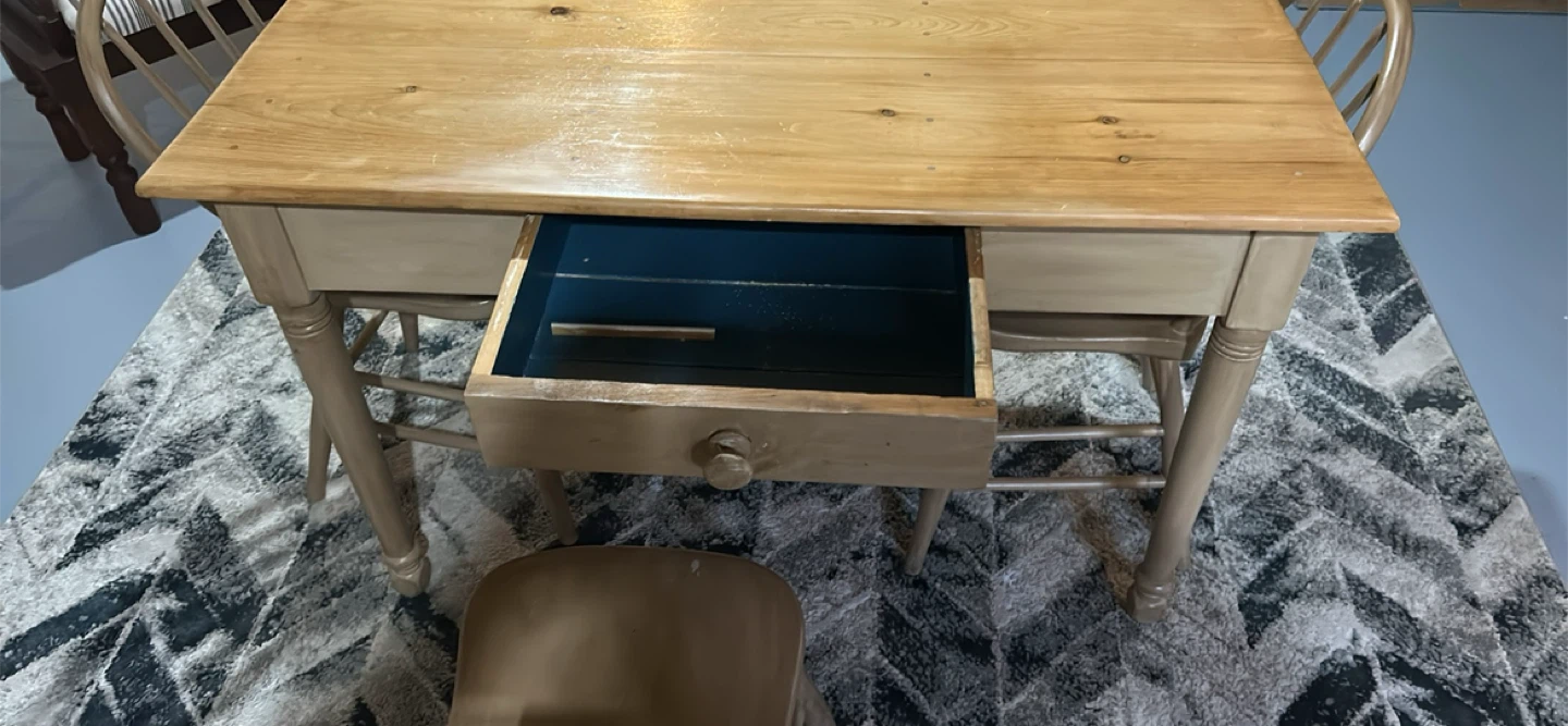 Farmhouse Style Kitchen Table with 4 Chairs