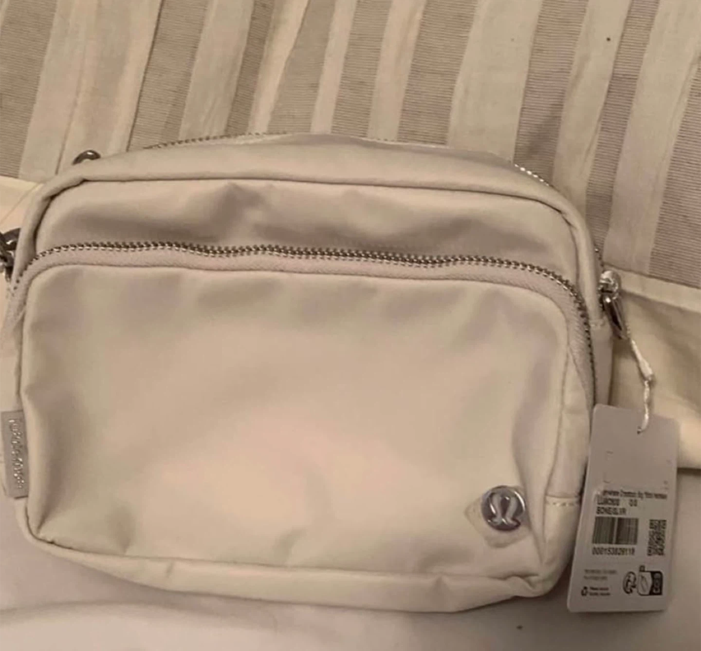 Lululemon crossbody bag 2L bone tags still on
