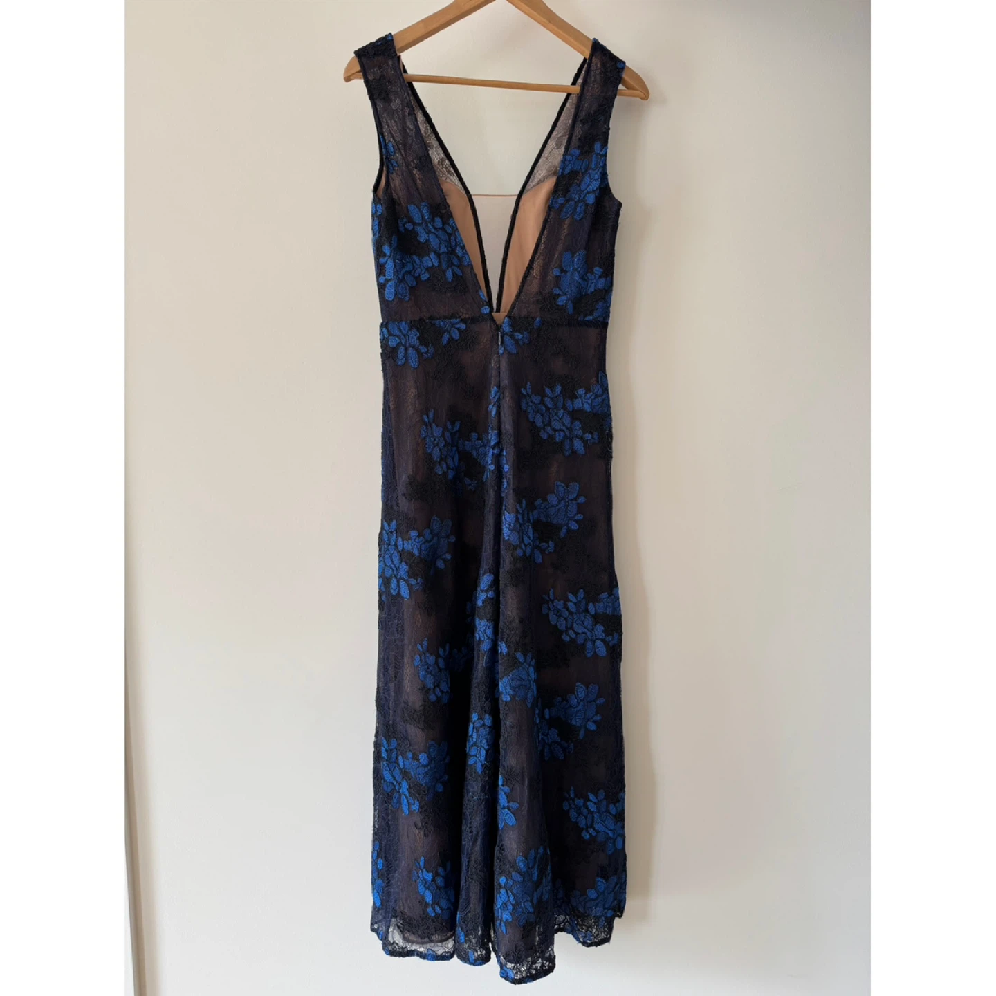 BCBGMAXAZRIA Blue Floral Lace V-Neck Dress - photo 2