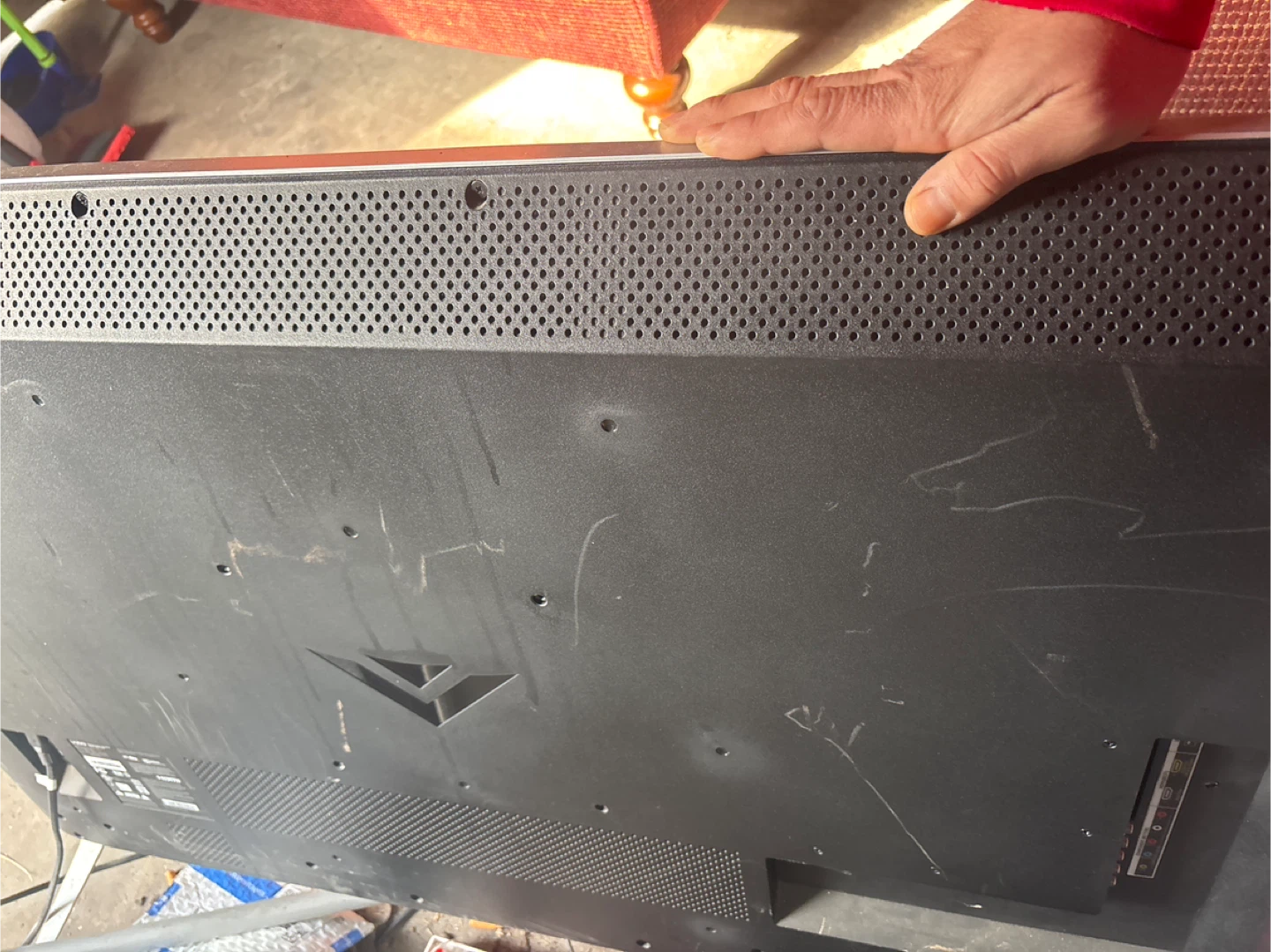 Vizio smart tv . Turns on but (screen cracked) - photo 2