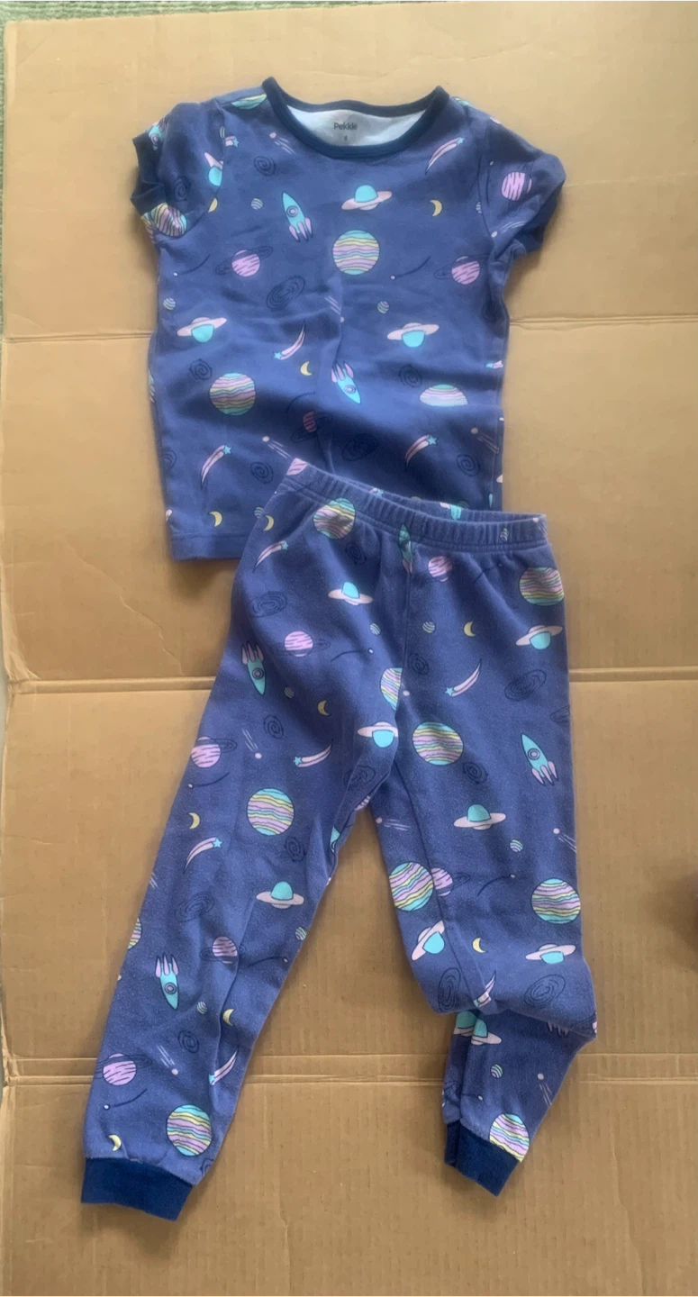 Girls clothing bundle size 6 - photo 4