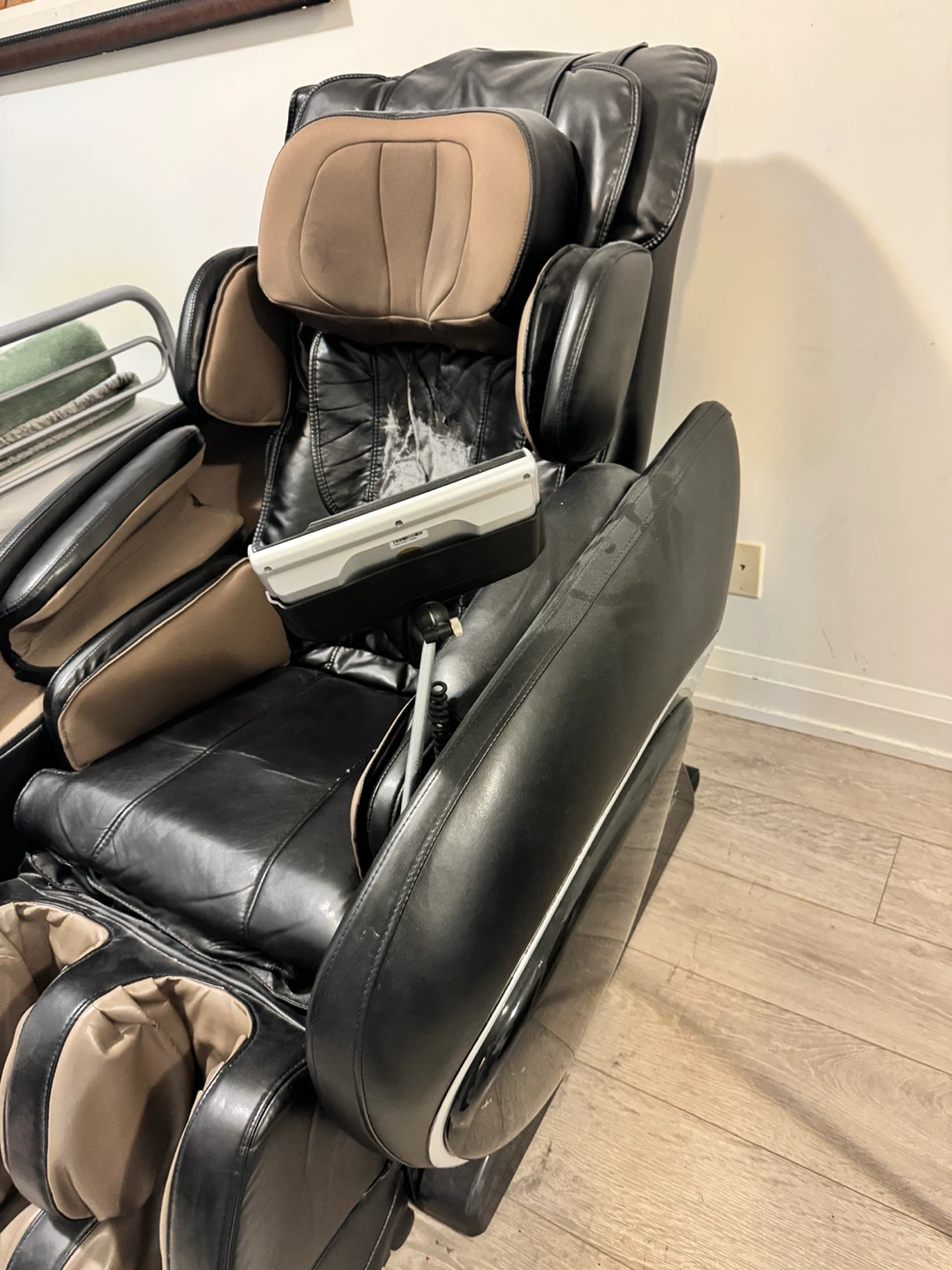 Osaki Massage Chair - Black/Brown - photo 2